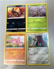 LOT 43 POKEMAN CARDS - HOLO GYARADOS VMAX & HOLO URSHIFU VMAX INCLUDED - LOT OF